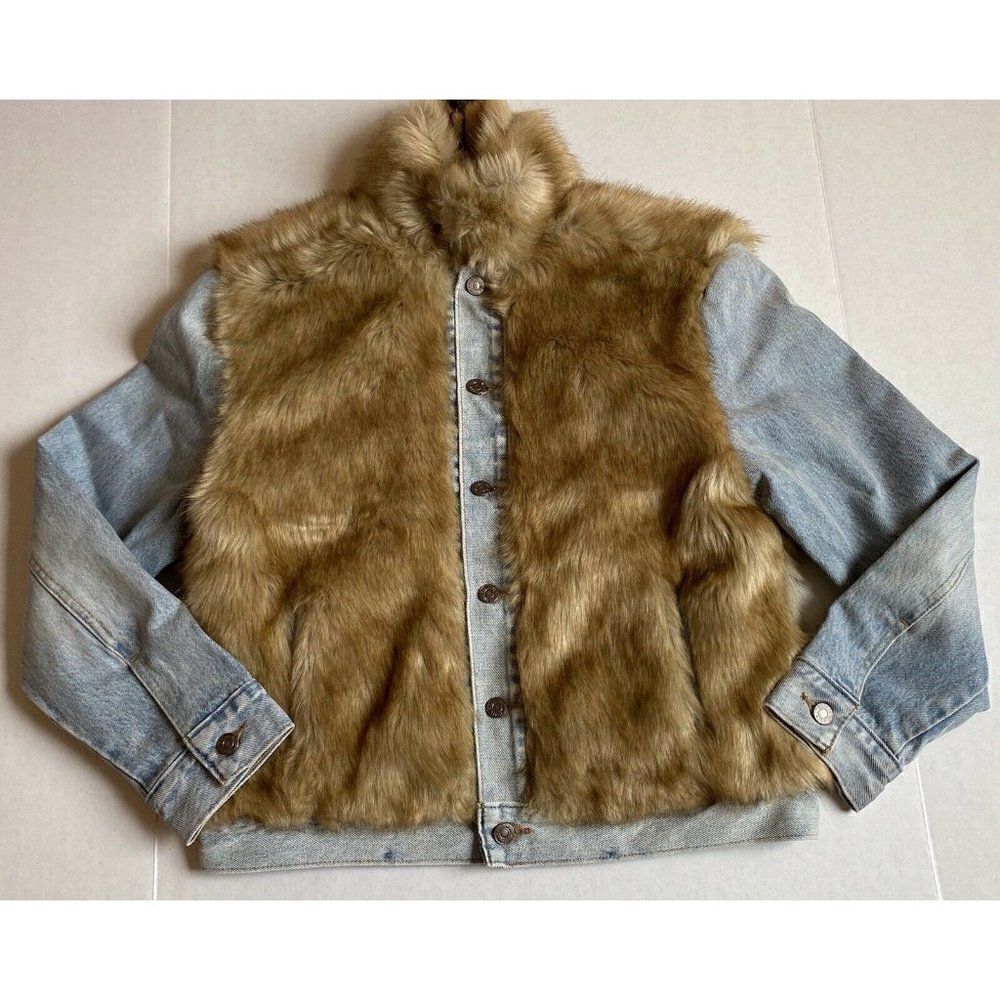 Levi's Premium Oversized Faux Fur Women Trucker S‎
